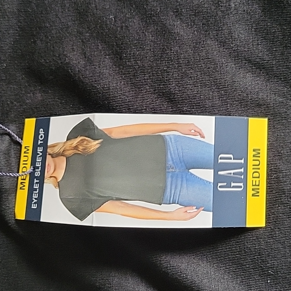 🆕️ GAP Woman's Eyelet Sleeve Top Size Medium - Picture 10 of 11